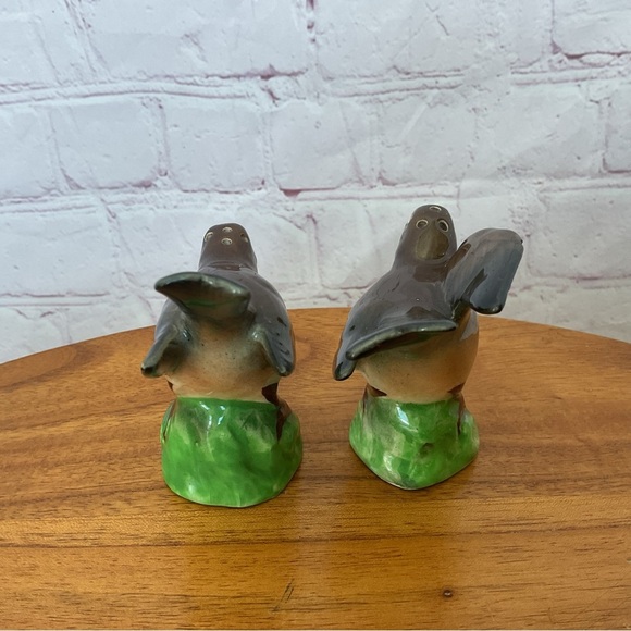 Vintage Sparrow Ceramic Salt and Pepper Shakers - Picture 3 of 5